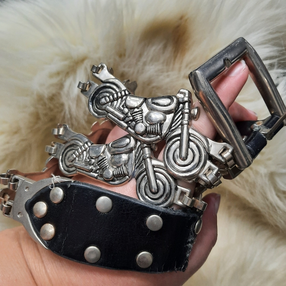 ~{Vintage}~ Vintage genuine leather motorcycle link belt.
